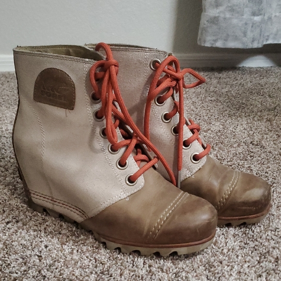 Sorel Joan of‎ Arctic Wedge Mid Boots – Size 7 - Picture 1 of 8